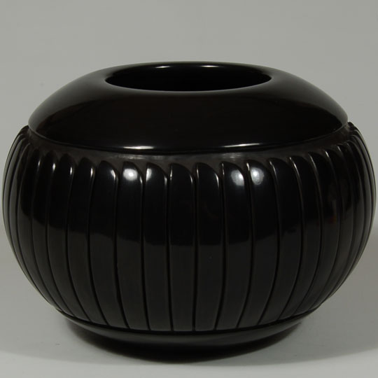 Linda Tafoya Sanchez Pottery C3779C